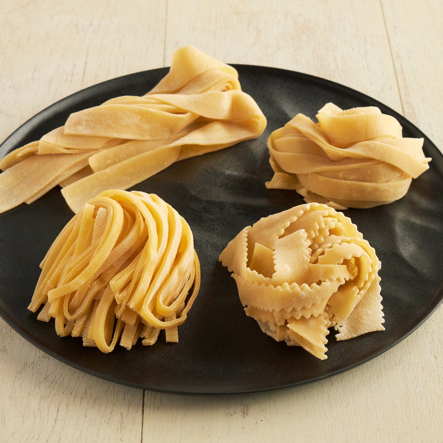 手長海老のトマトクリームソース 選べる生パスタ付き