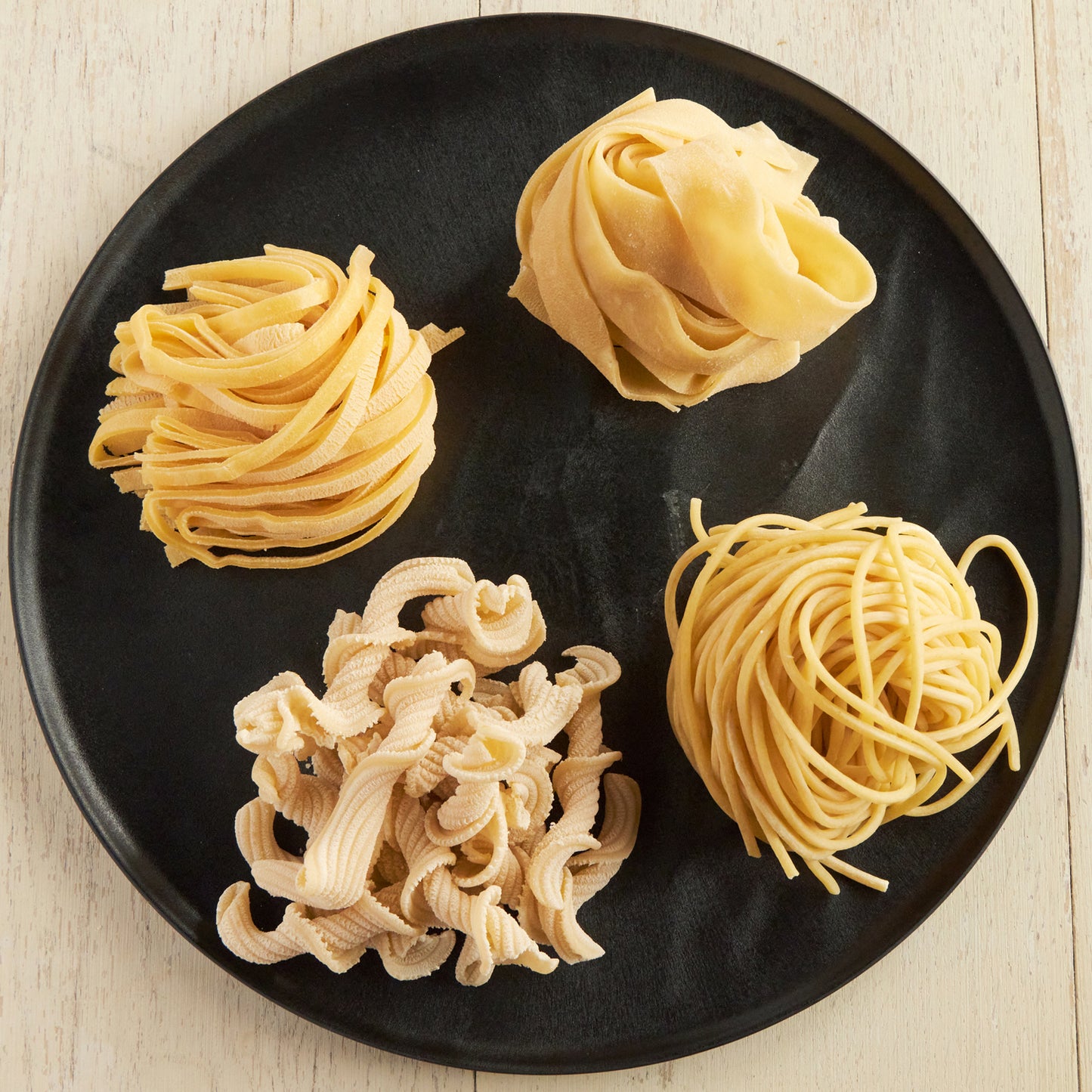 手長海老のトマトクリームソース 選べる生パスタ付き