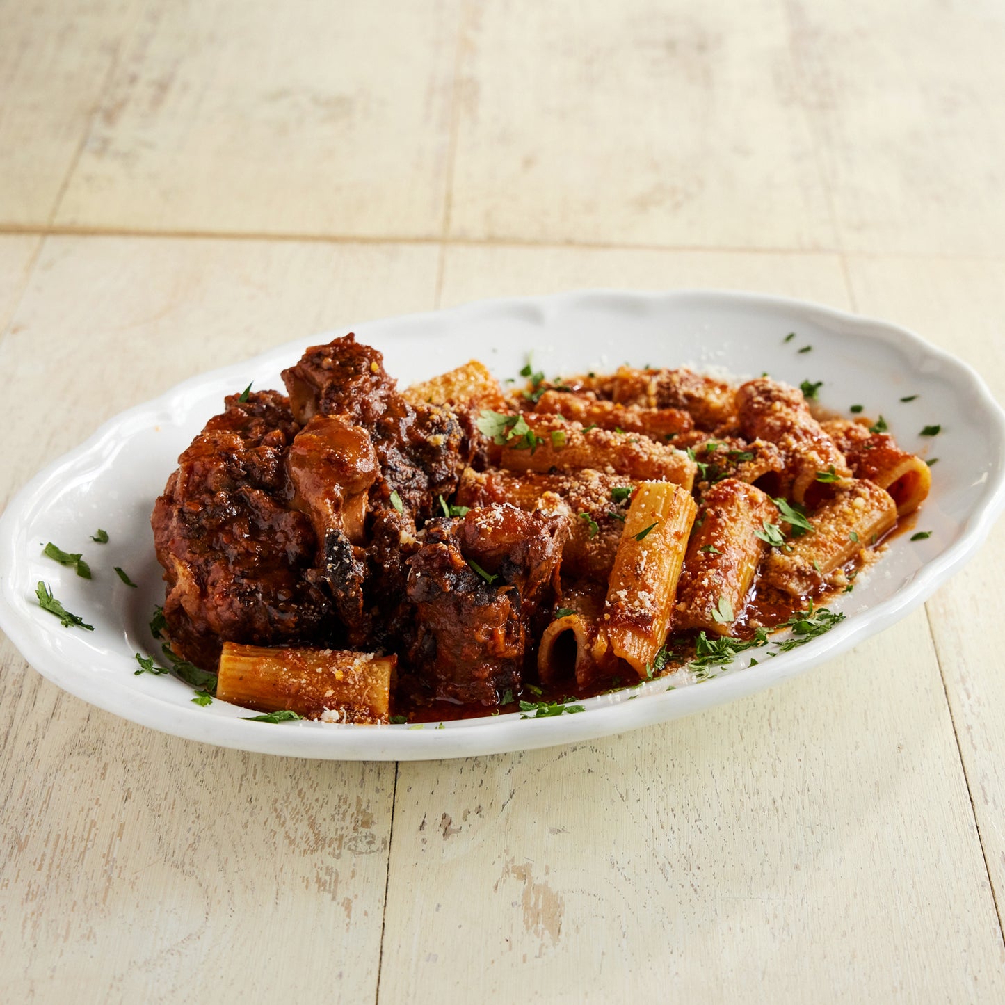 パスタソース(牛テールの赤ワイン煮込みソース)