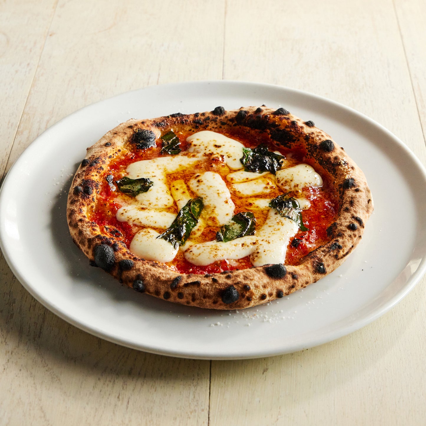 マルゲリータ・ブッファリーナPizza (水牛モッツァレラ、トマトソース、バジル)